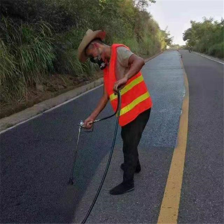 运城 彩色防滑路面的底涂是保障路面附着力